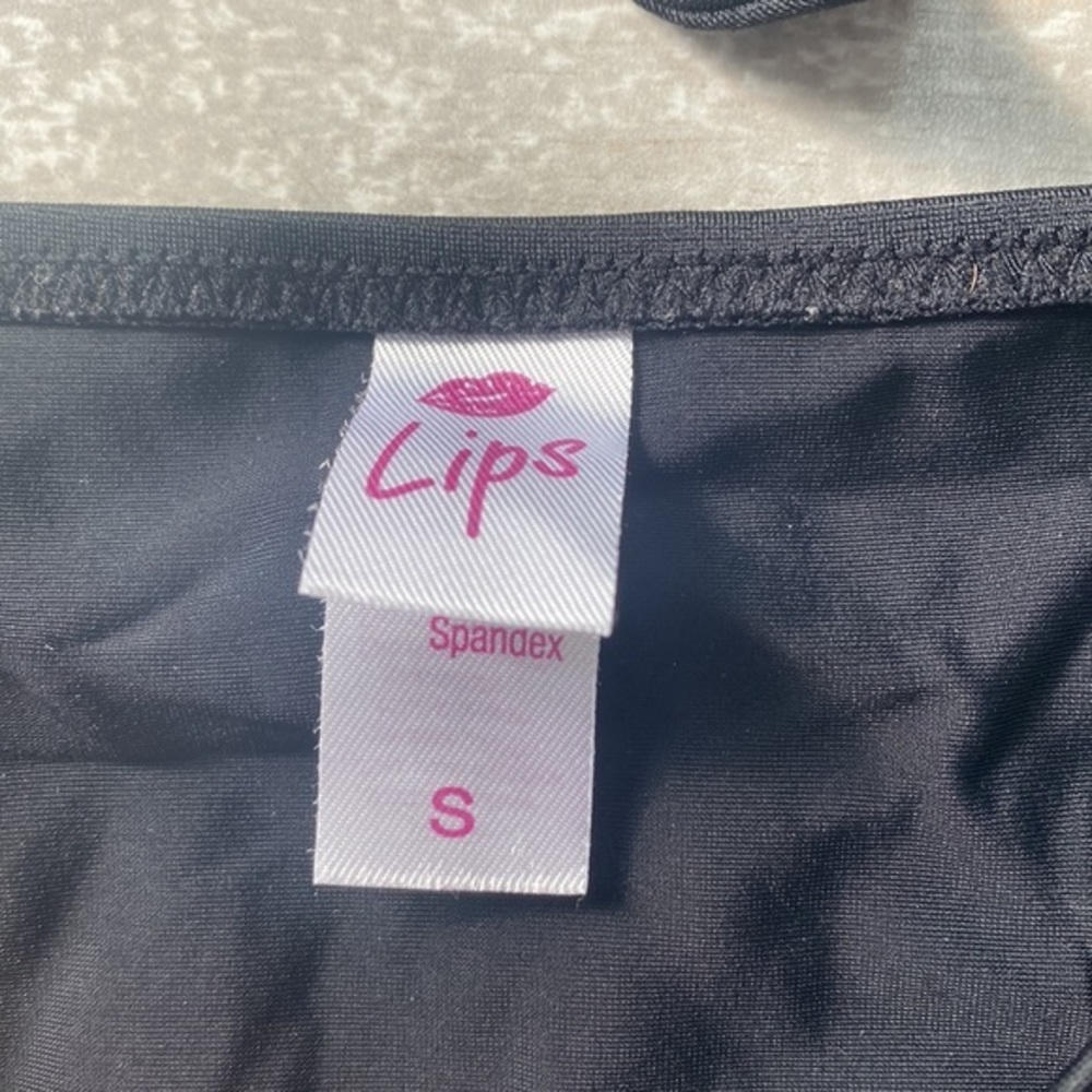 Lips Bikini - Picture 4 of 7